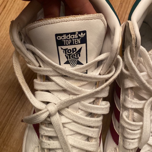 Selling adidas top ten size 9 - Picture 3 of 5
